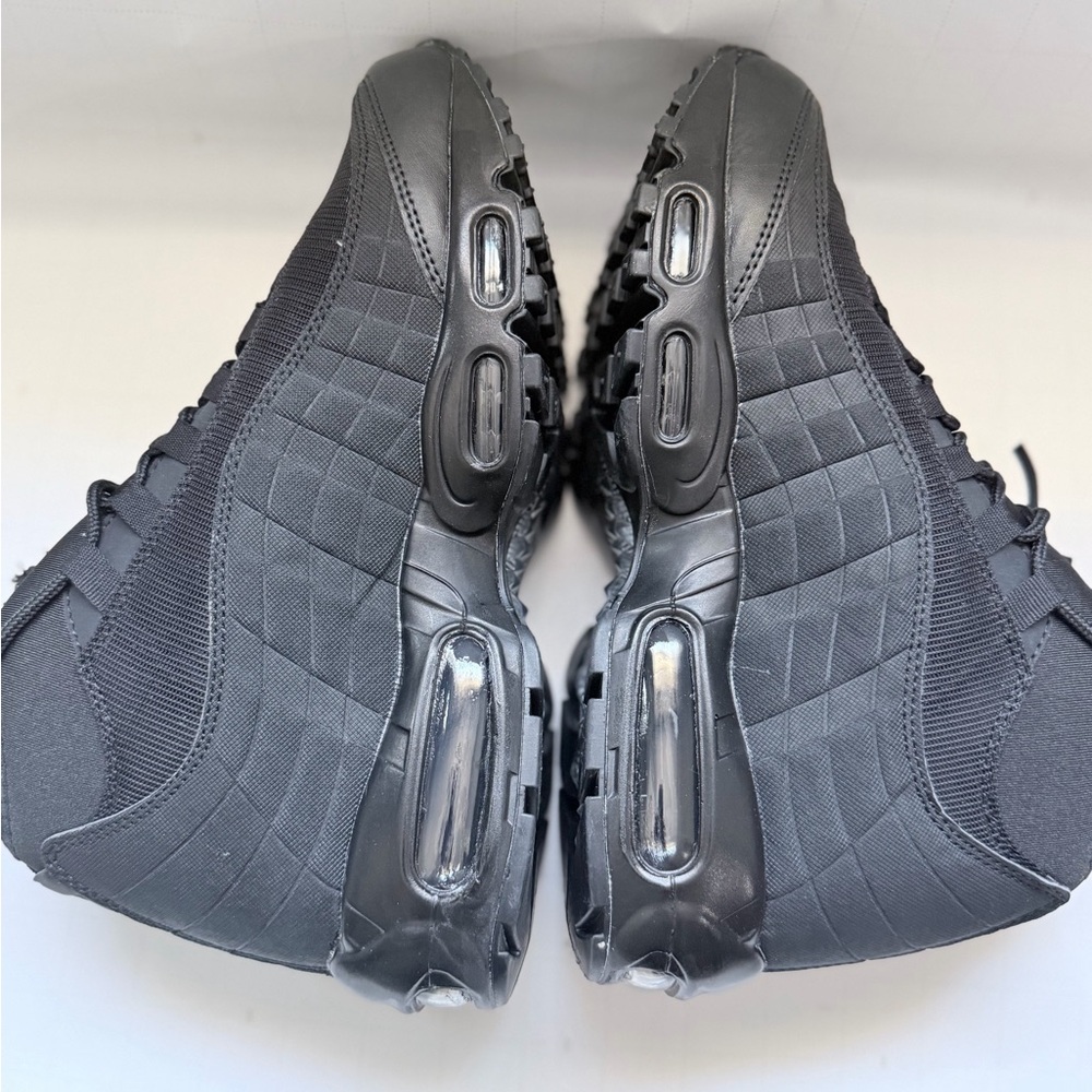 Nike Men's Black High-Top Air-Cushioned Sneakers - Picture 3 of 6